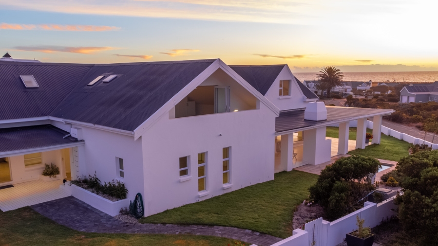 5 Bedroom Property for Sale in Grotto Bay Western Cape